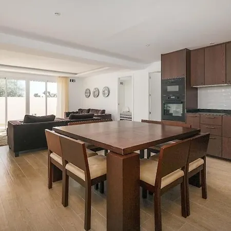 Villa Spacious That Has It All! *