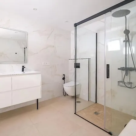 Spacious That Has It All! Villa *