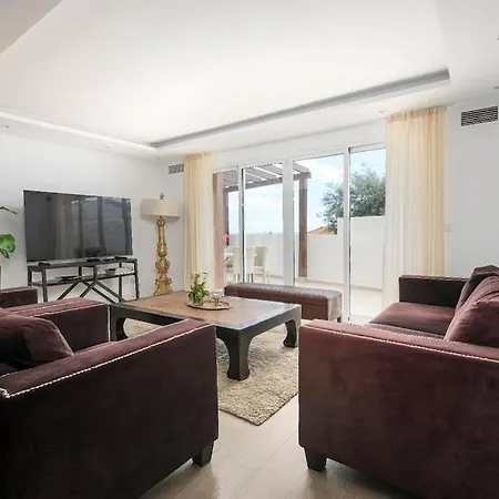 Villa Spacious That Has It All! Fuengirola