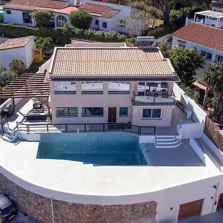 Villa Spacious That Has It All! *